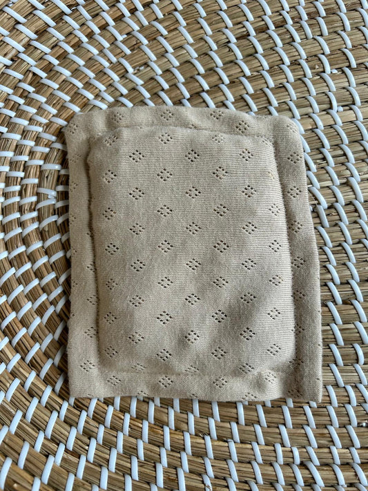 Sensorisch zakje Kersenpitten Fijngebreide Ajour beige