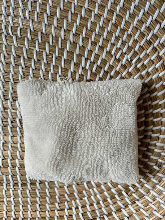 Sensorisch zakje beige bamboe rammelaar