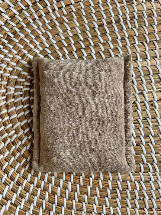 Sensorisch zakje kersenpitten stretch badstof taupe