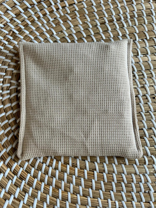 Sensorisch zakje kersenpitten wafeltricot licht beige