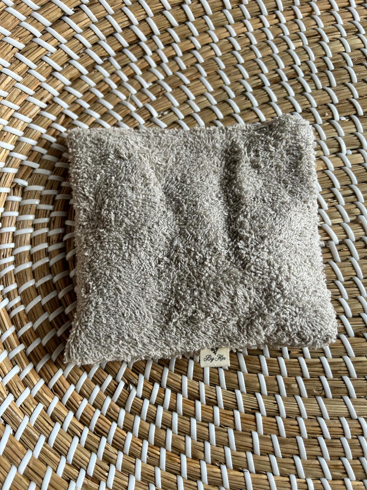 Sensorisch zakje teddy zandkleur rammelaar