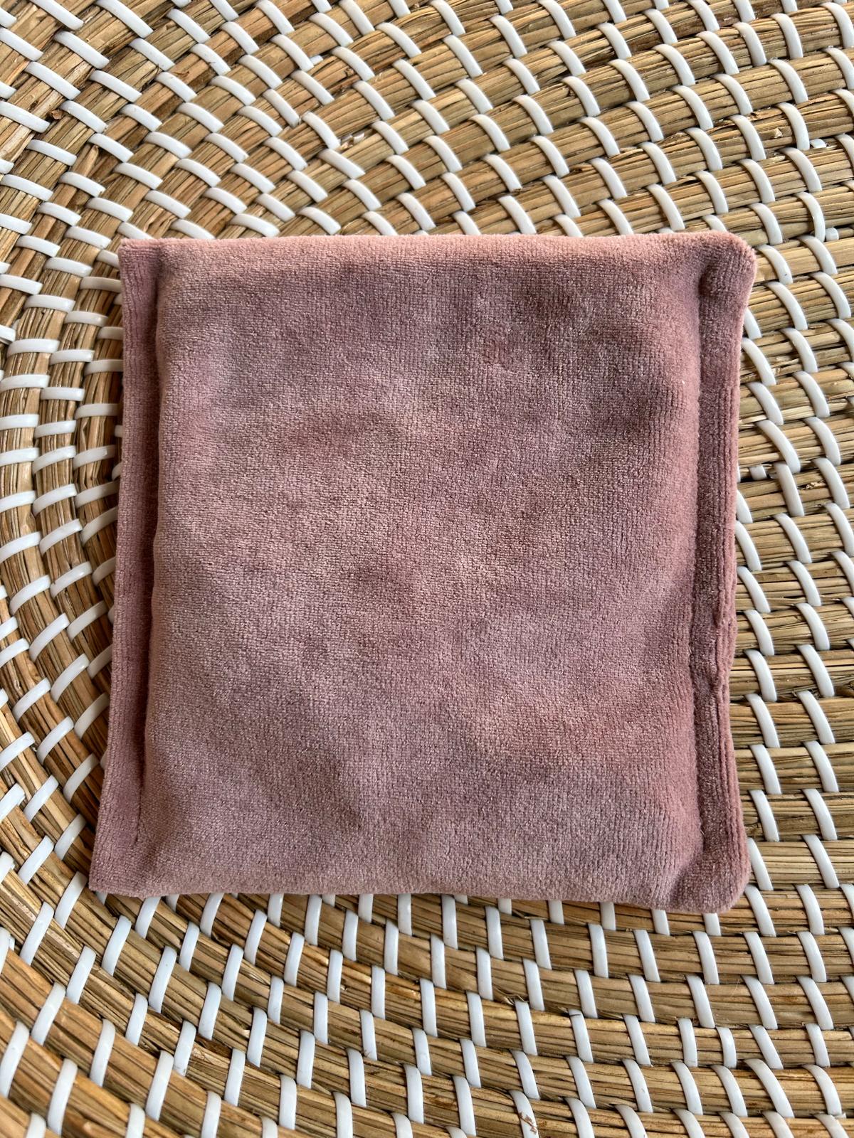 Sensorisch zakje velvet roze kersenpitten