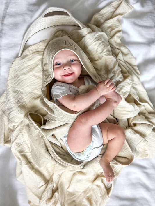 Badcape-beige-met-naam