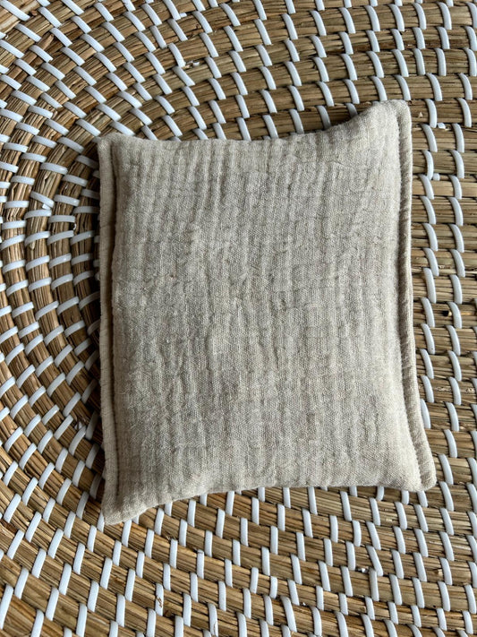 Sensorisch zakje melange beige kersenpitten