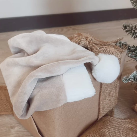 Beige-kerstmuts-velours